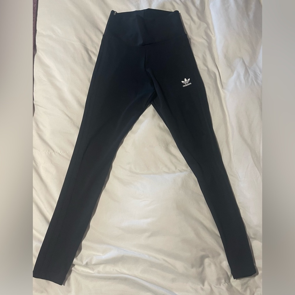NWT Addidas full length tights
Size Small